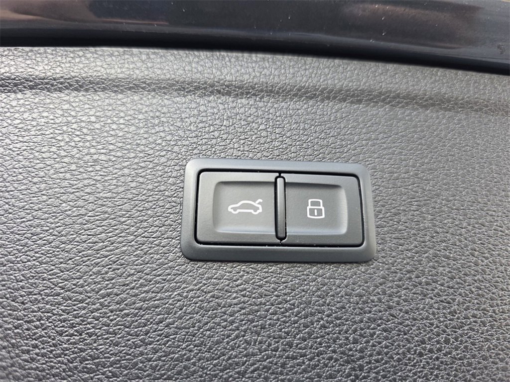 Used 2020 Audi Q5 2.0T Premium Plus image 18