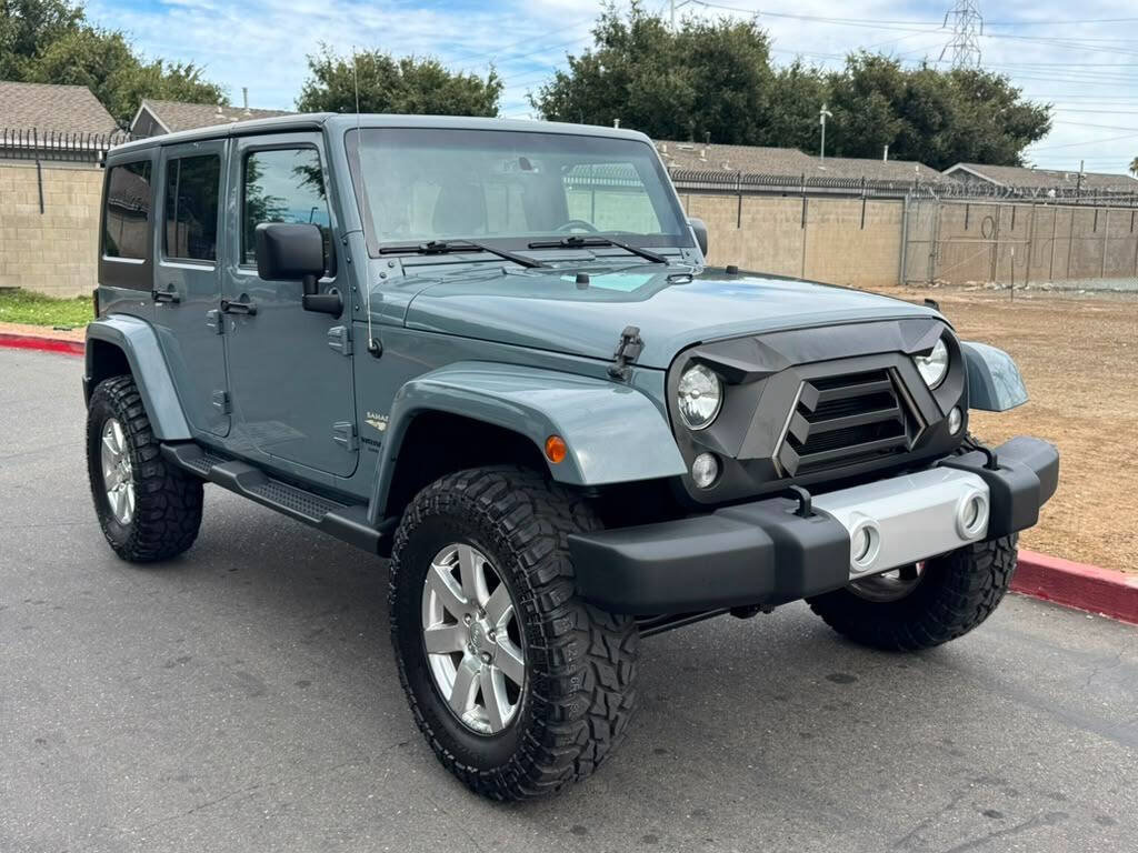 Used 2015 Jeep Wrangler Unlimited Sahara w/ Max Tow Package AWD/4WD image 7