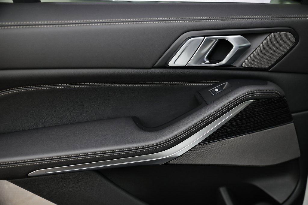 New 2026 BMW X5 xDrive40i w/ M Sport Package image 24