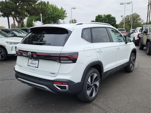 New 2025 Volkswagen Taos SE image 3