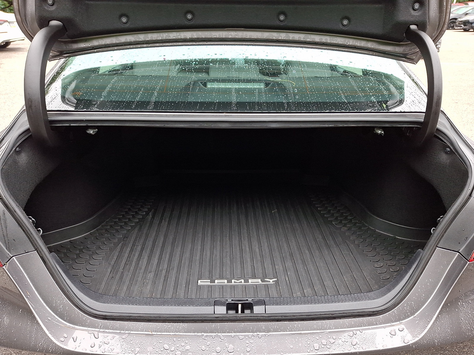 Used 2019 Toyota Camry SE FWD image 28