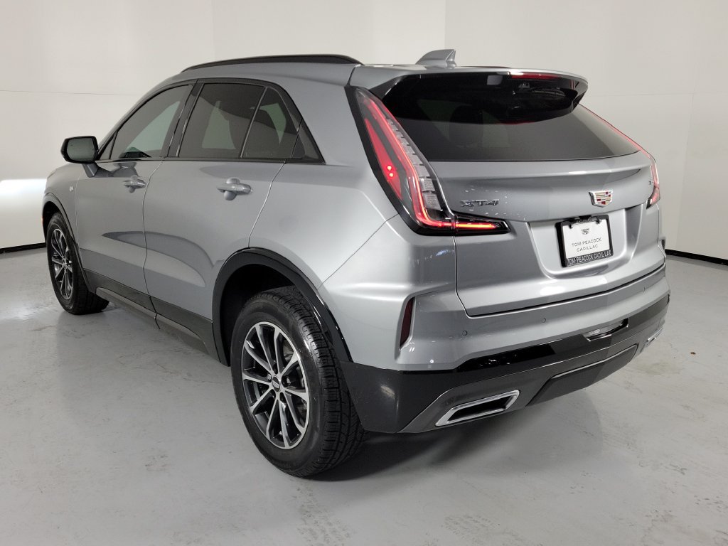Used 2024 Cadillac XT4 Sport w/ Technology Package FWD image 6