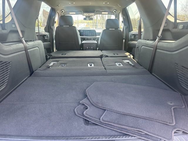 Used 2025 Chevrolet Suburban Z71 AWD/4WD image 18