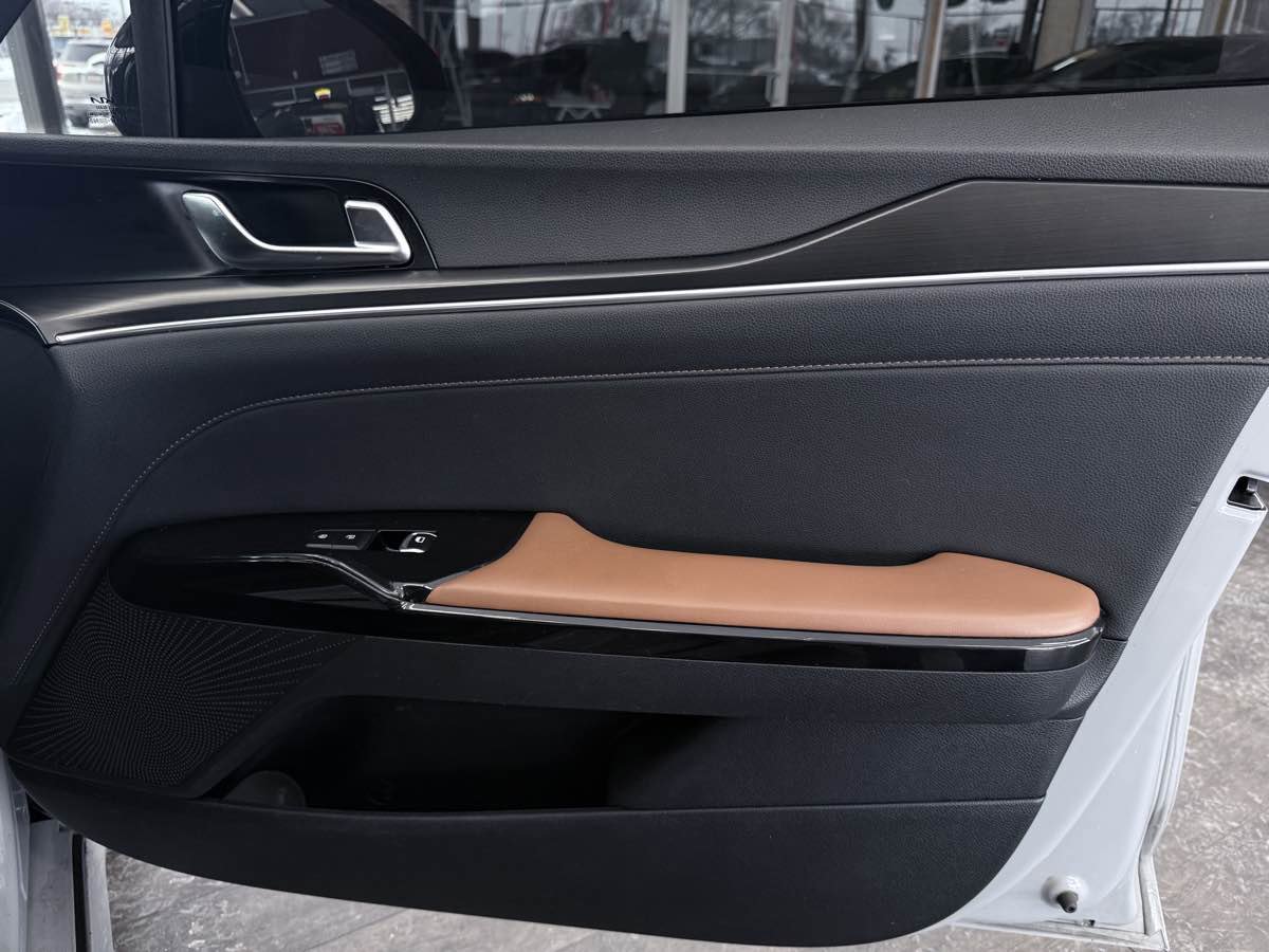 Used 2024 Kia K5 GT image 32