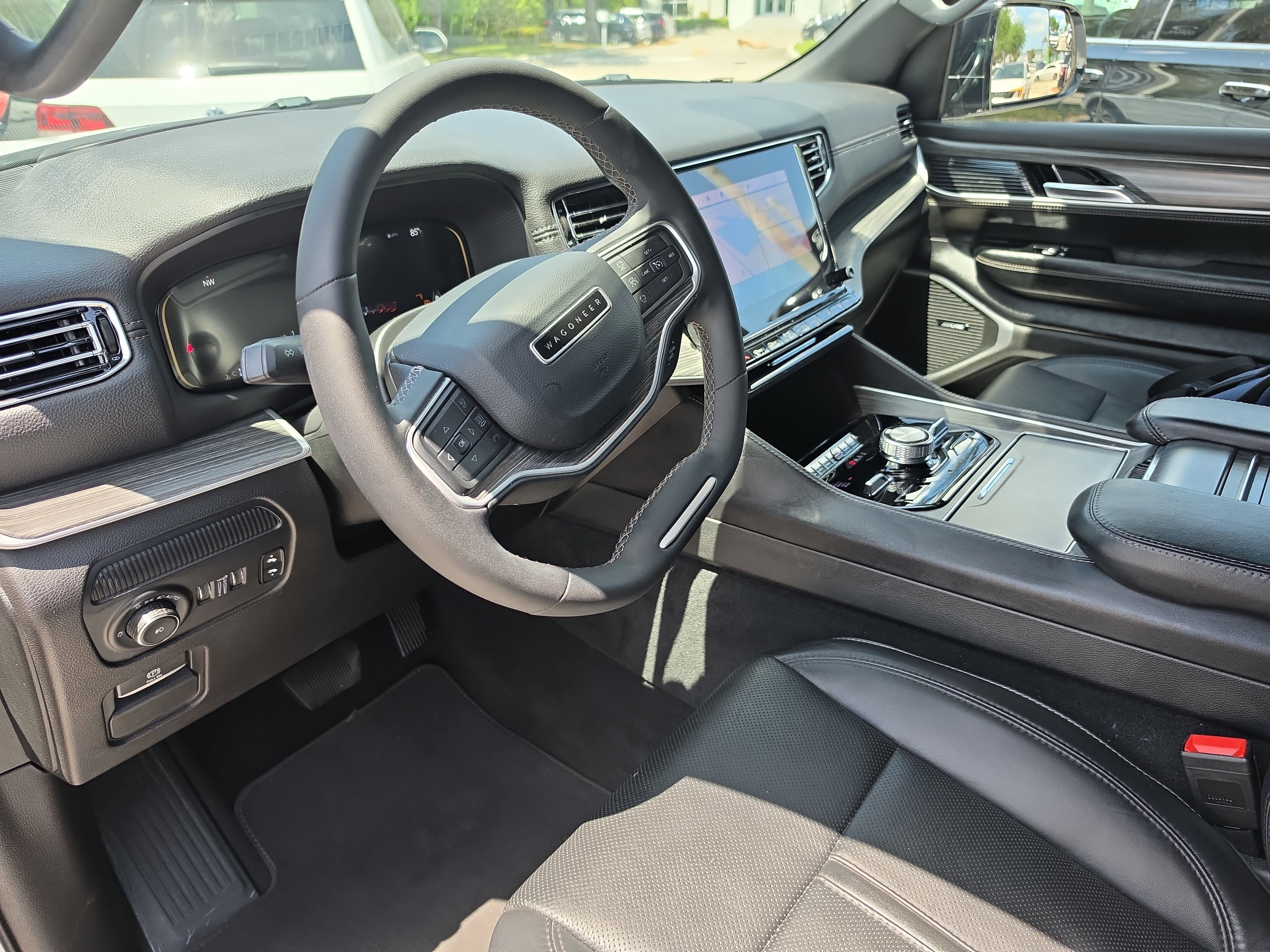 Used 2023 Jeep Wagoneer Series III w/ Preferred Equipment Group image 20