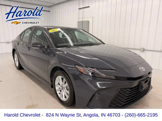 Used 2025 Toyota Camry LE w/ Convenience Package FWD image 1