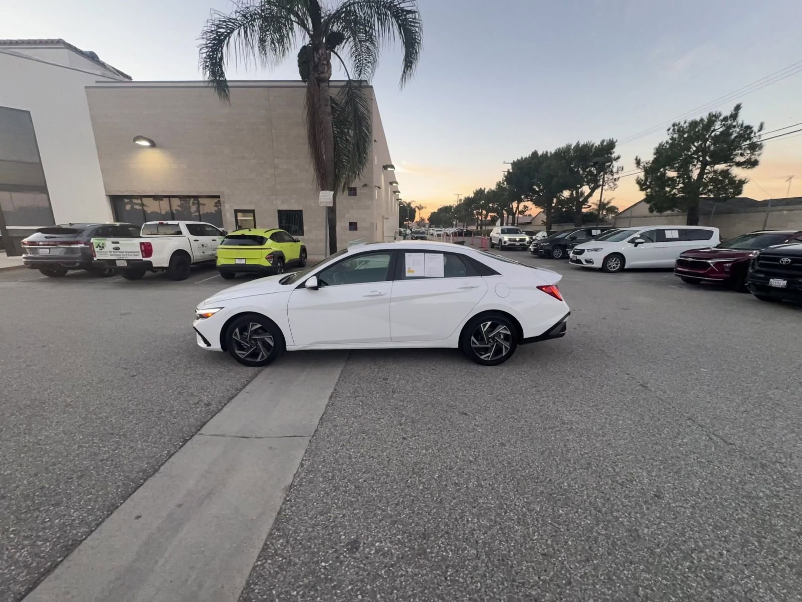 Used 2025 Hyundai Elantra SEL image 16