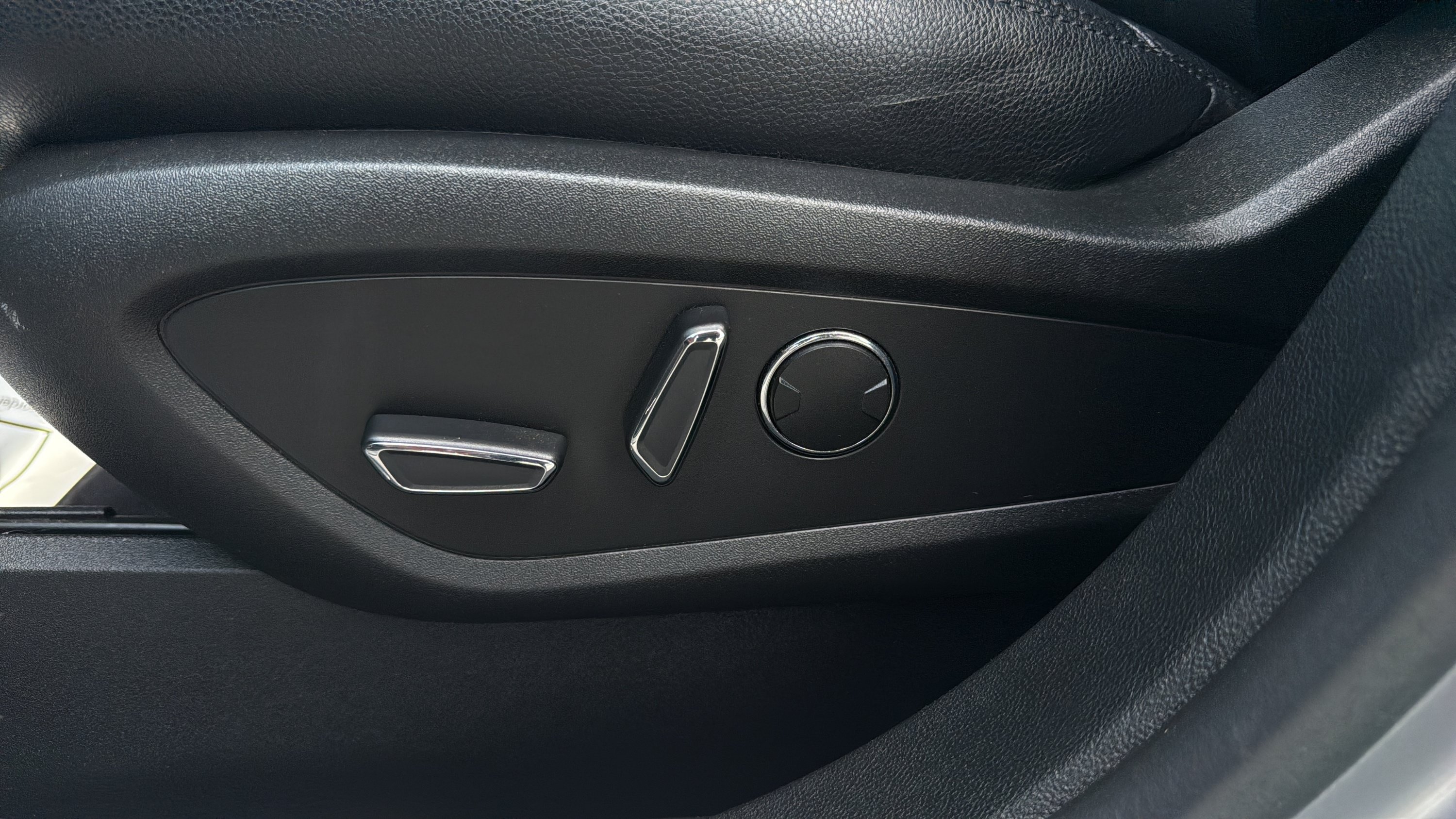 Used 2023 Lincoln Nautilus FWD w/ Premium Package image 10