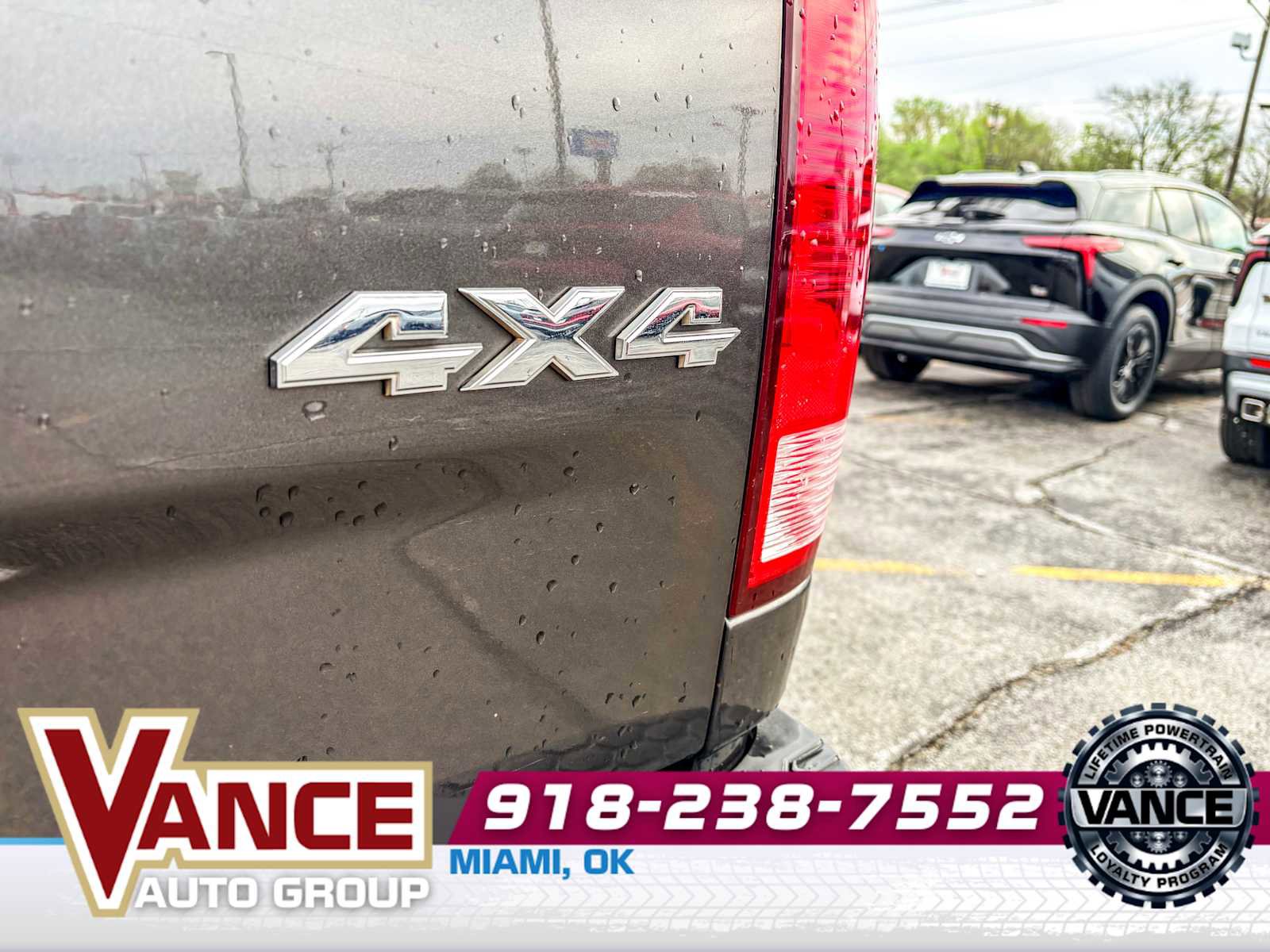 Used 2018 RAM 2500 Tradesman w/ Chrome Appearance Group image 12