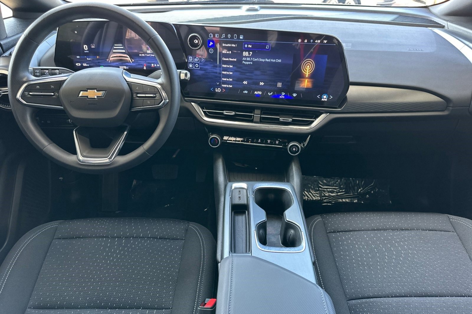 Used 2025 Chevrolet Equinox EV LT image 15