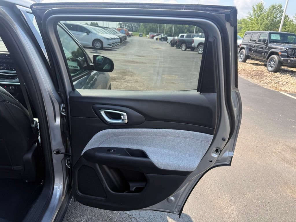 Used 2024 Jeep Compass Latitude AWD/4WD image 42