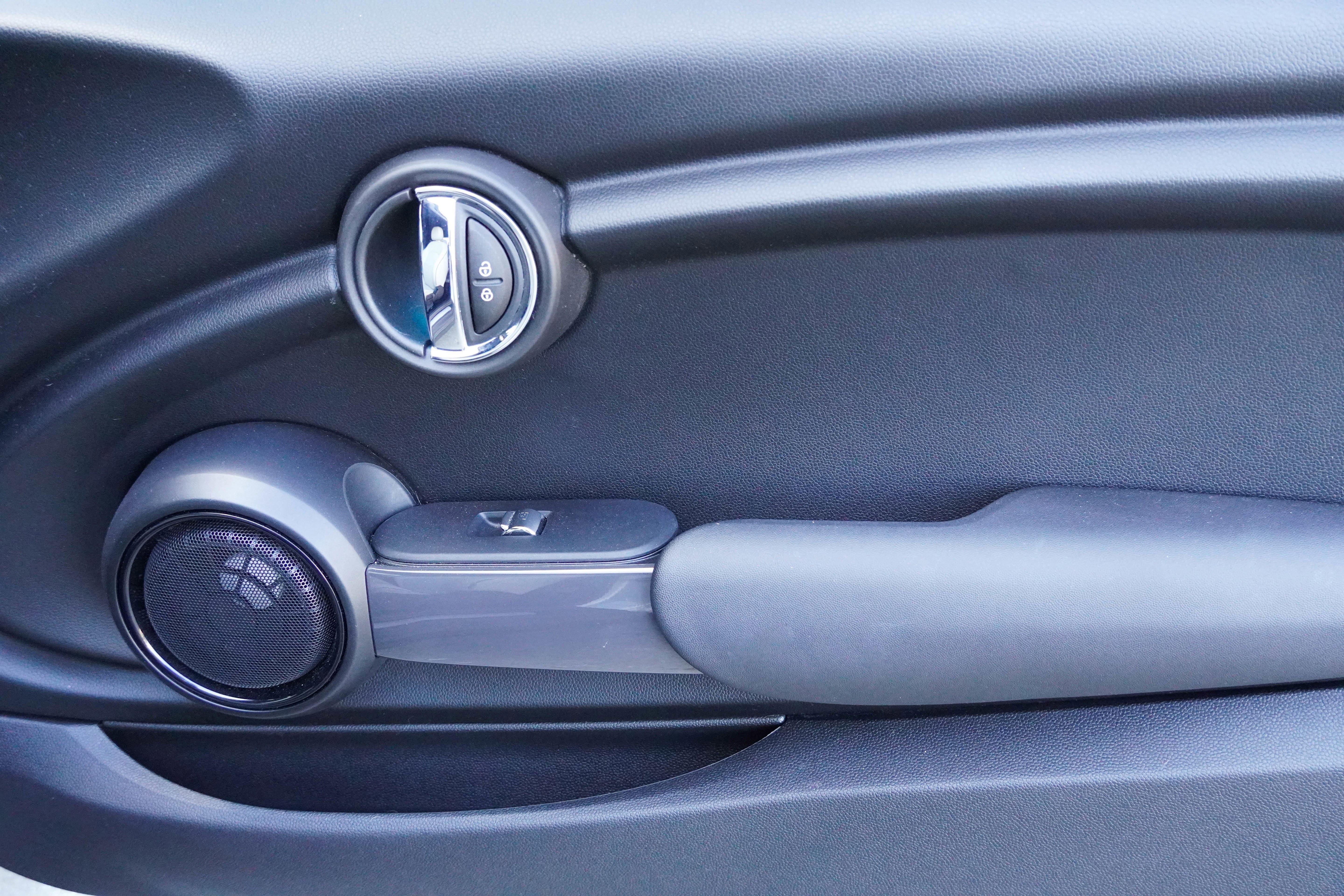 Used 2018 MINI Cooper Convertible image 30