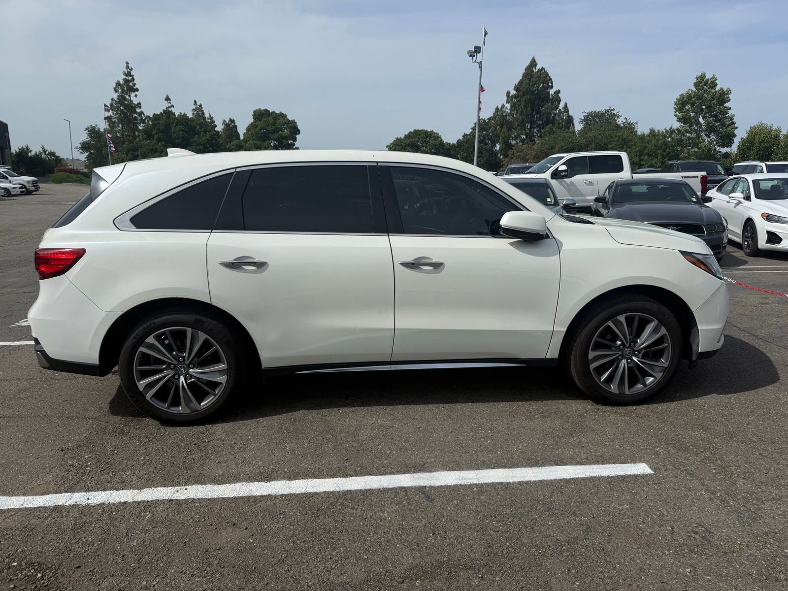 Used 2017 Acura MDX FWD w/ Technology Package image 2