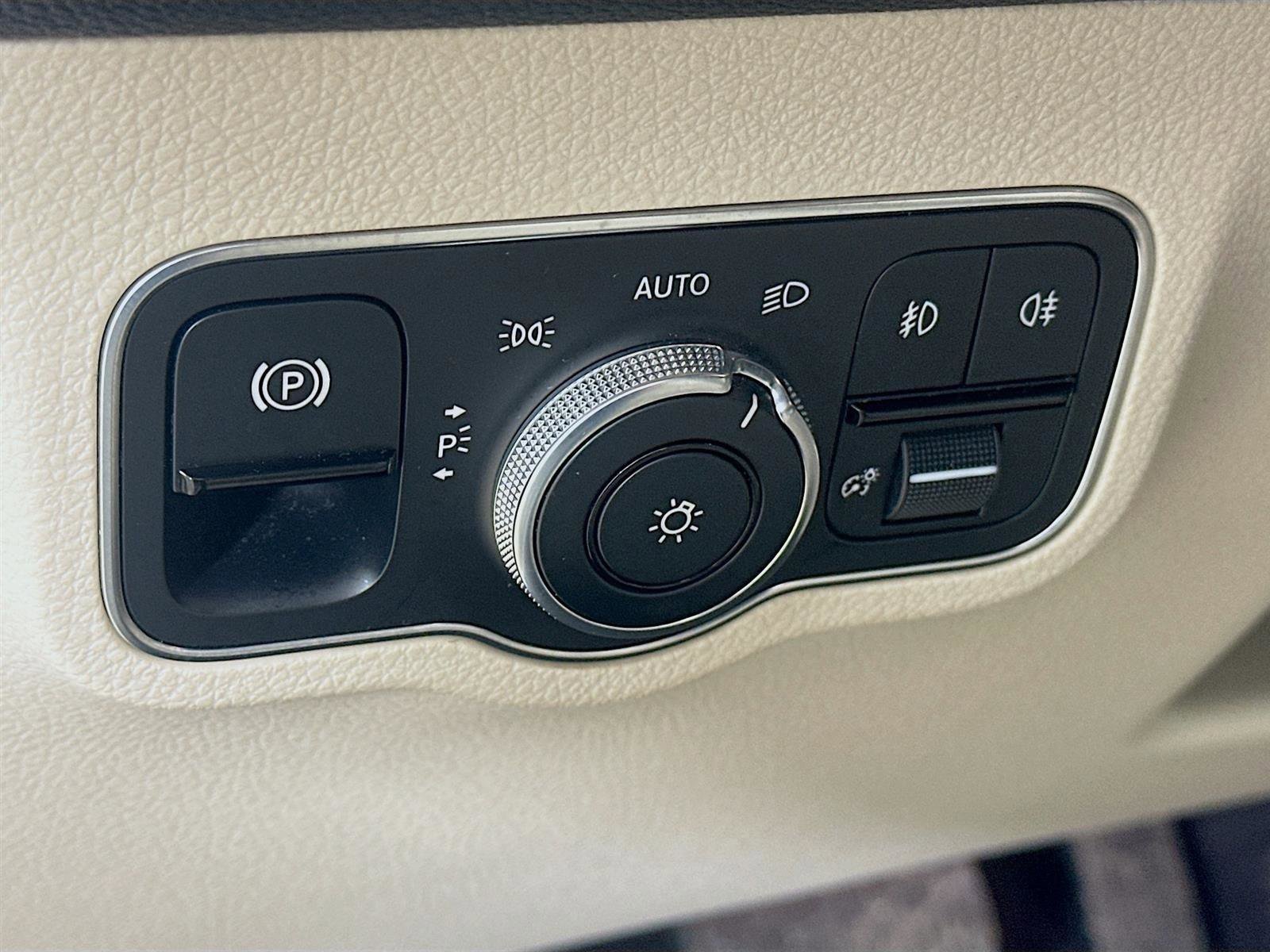 Used 2020 Mercedes-Benz GLB 250 4MATIC image 10