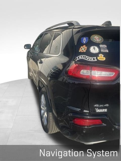 Used 2018 Jeep Cherokee Overland AWD/4WD image 5