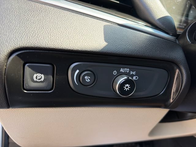 Used 2019 Buick Enclave Essence AWD/4WD image 17