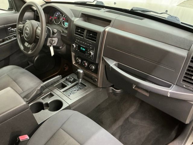 Used 2012 Jeep Liberty Sport AWD/4WD image 18