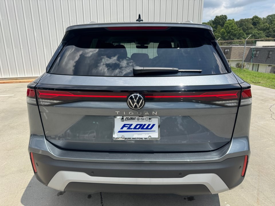 Used 2026 Volkswagen Tiguan S FWD image 18