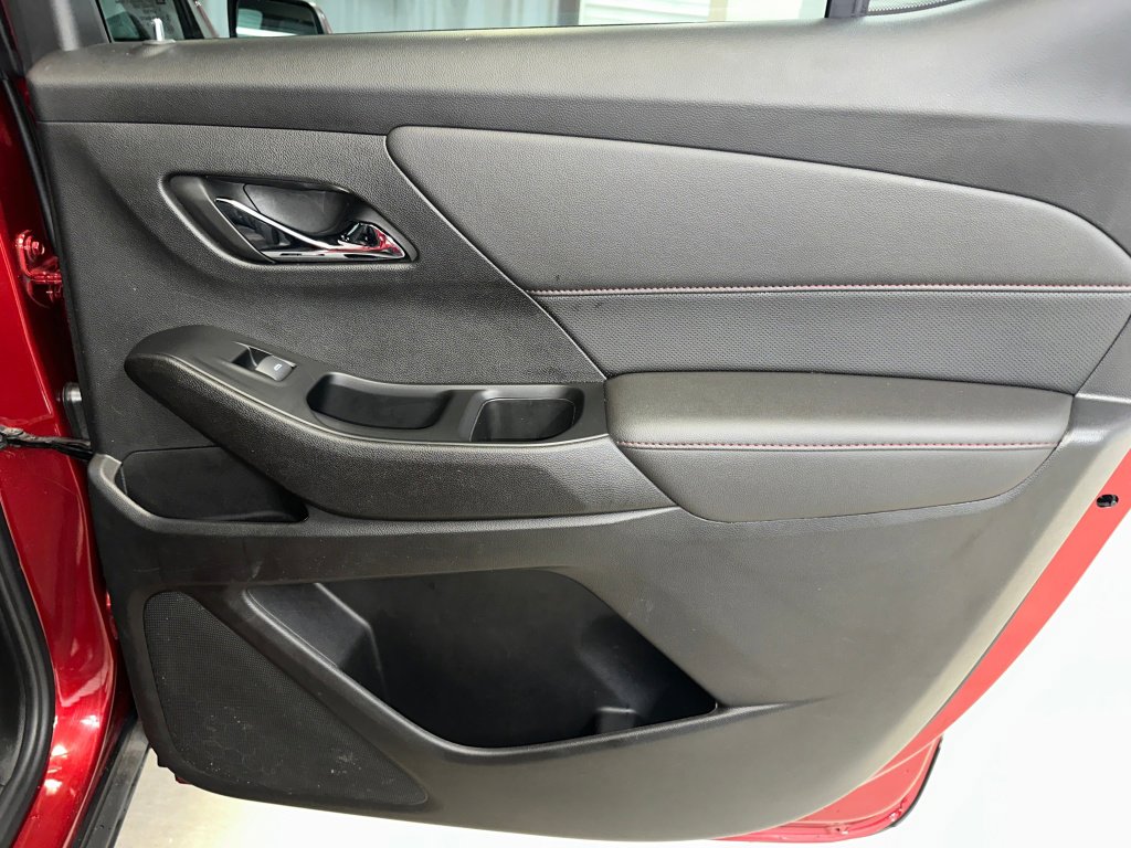 Certified 2023 Chevrolet Traverse RS w/ LPO, Floor Liner Package image 30