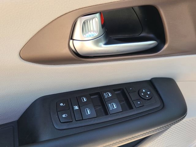 Used 2023 Chrysler Voyager LX FWD image 17