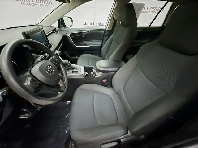 Used 2021 Toyota RAV4 LE image 19