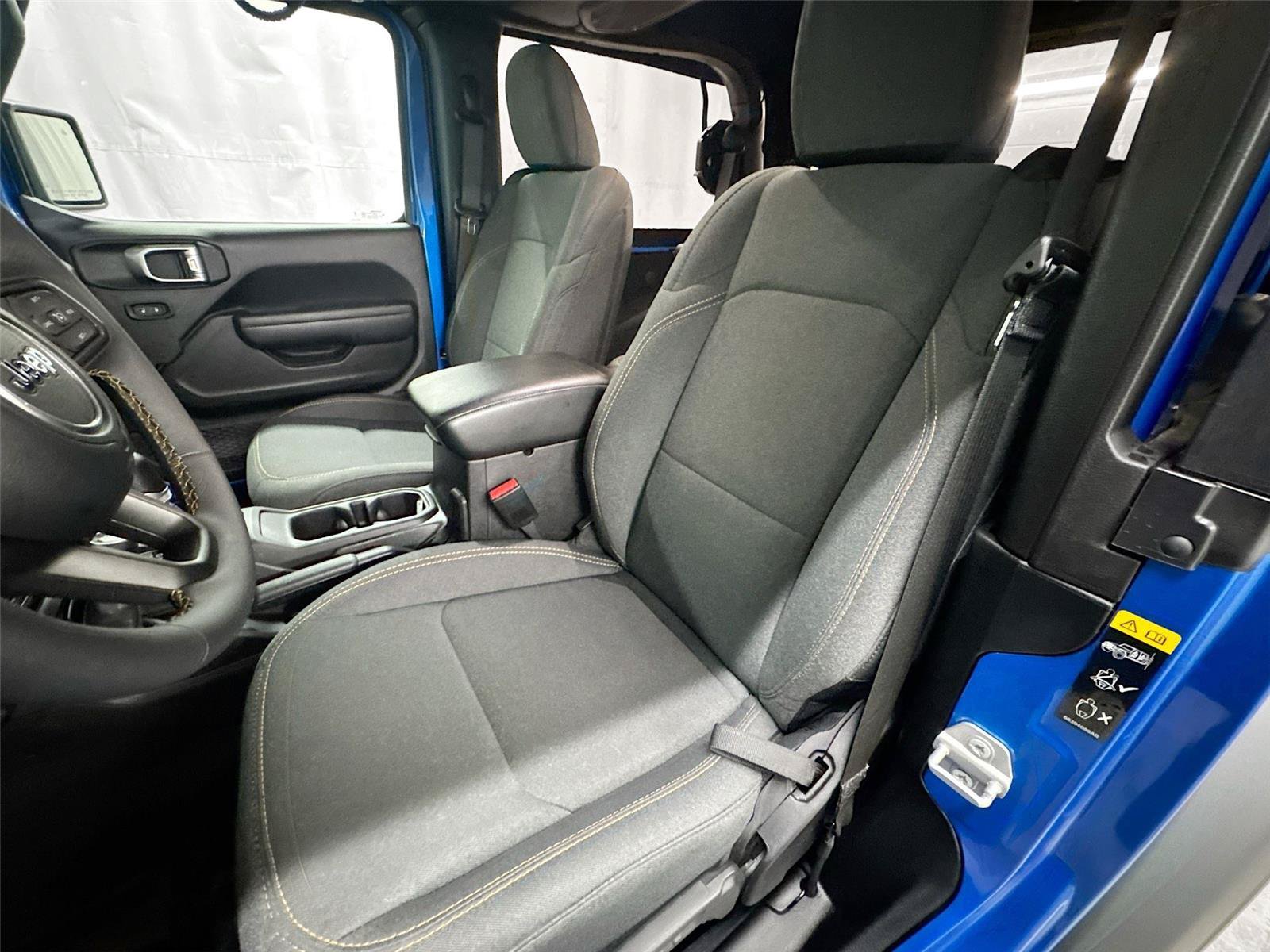 Used 2024 Jeep Wrangler Sport AWD/4WD image 5