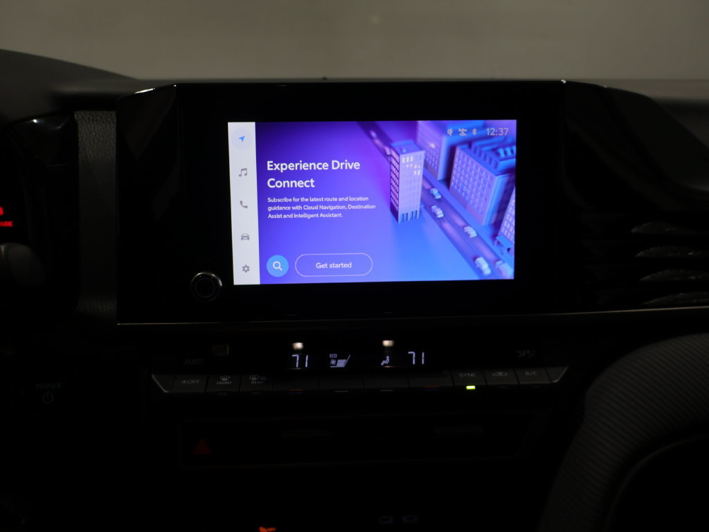 Used 2025 Toyota Camry SE FWD image 25