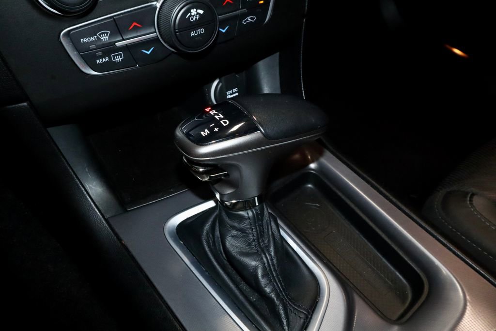Used 2022 Dodge Charger SXT w/ Plus Group RWD image 32