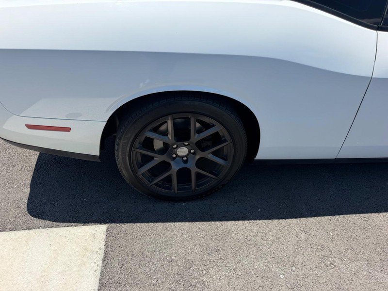 Used 2016 Dodge Challenger R/T Plus RWD image 8