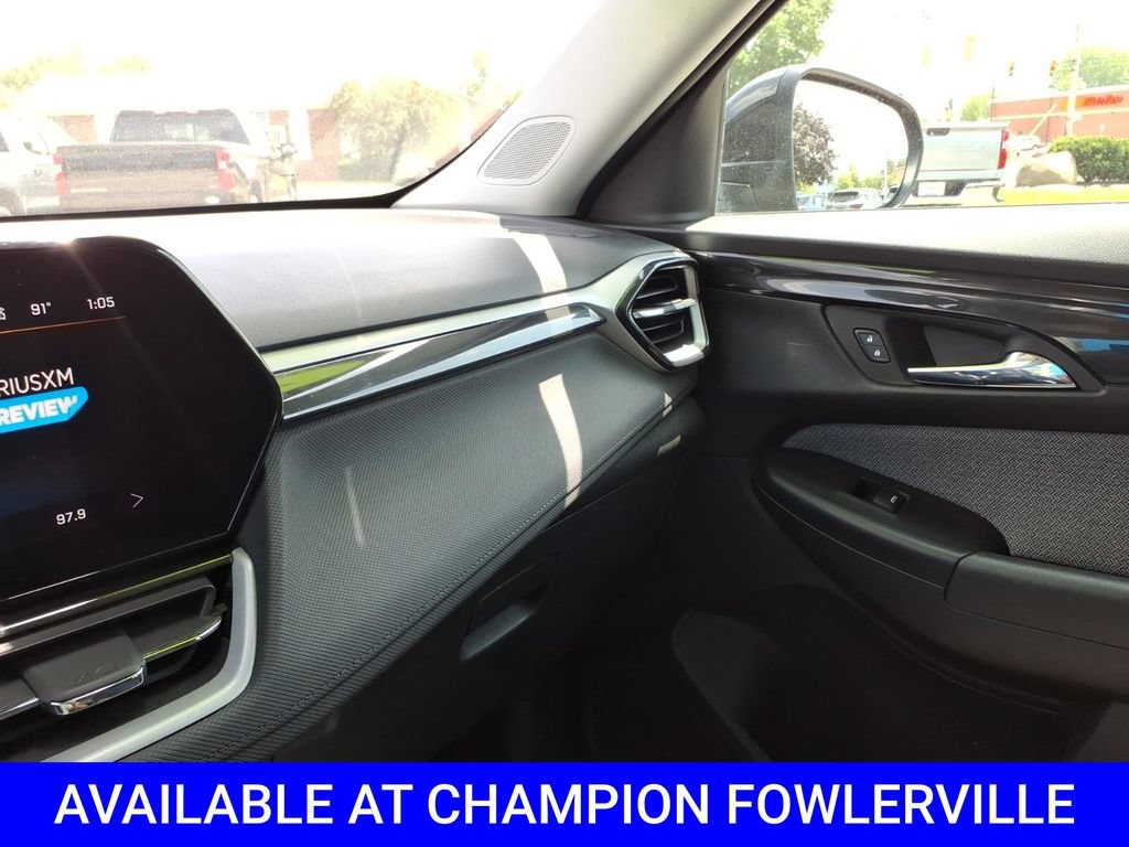Used 2025 Chevrolet TrailBlazer LT AWD/4WD image 23