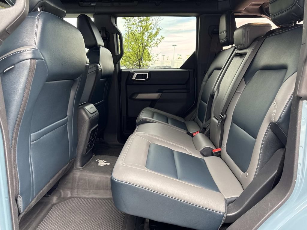 Used 2023 Ford Bronco Outer Banks AWD/4WD image 12