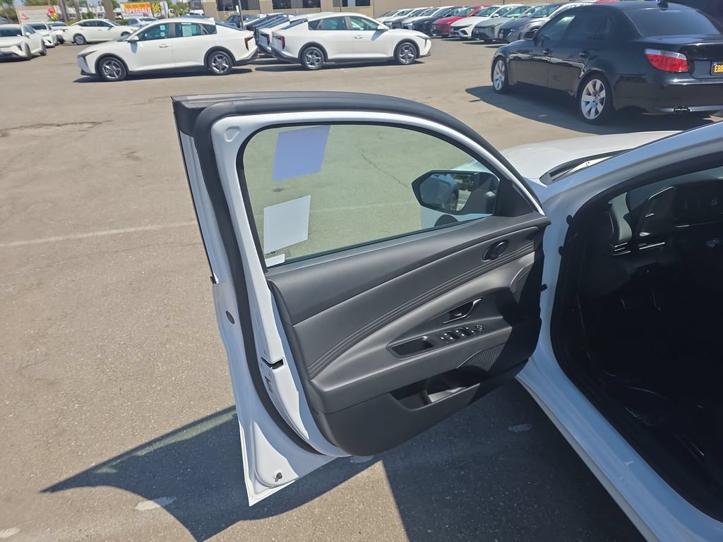 Used 2025 Hyundai Elantra Sport w/ Cargo Package FWD image 10
