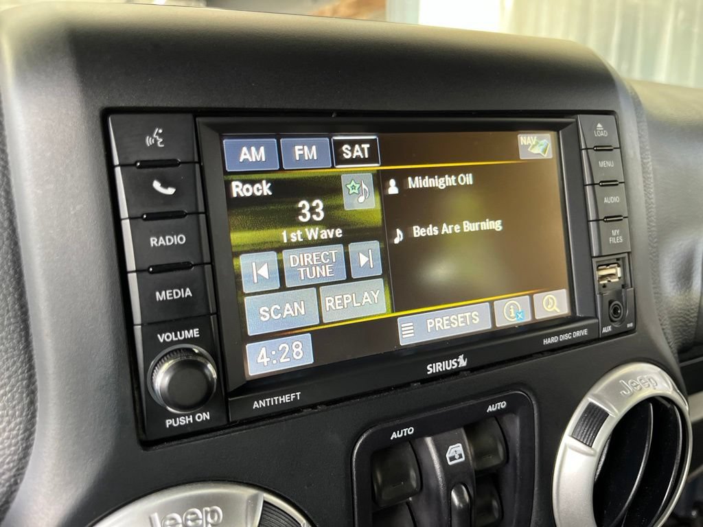 Used 2017 Jeep Wrangler Unlimited Rubicon w/ Cold Weather Group AWD/4WD image 37