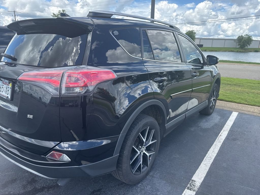 Used 2017 Toyota RAV4 SE FWD image 4