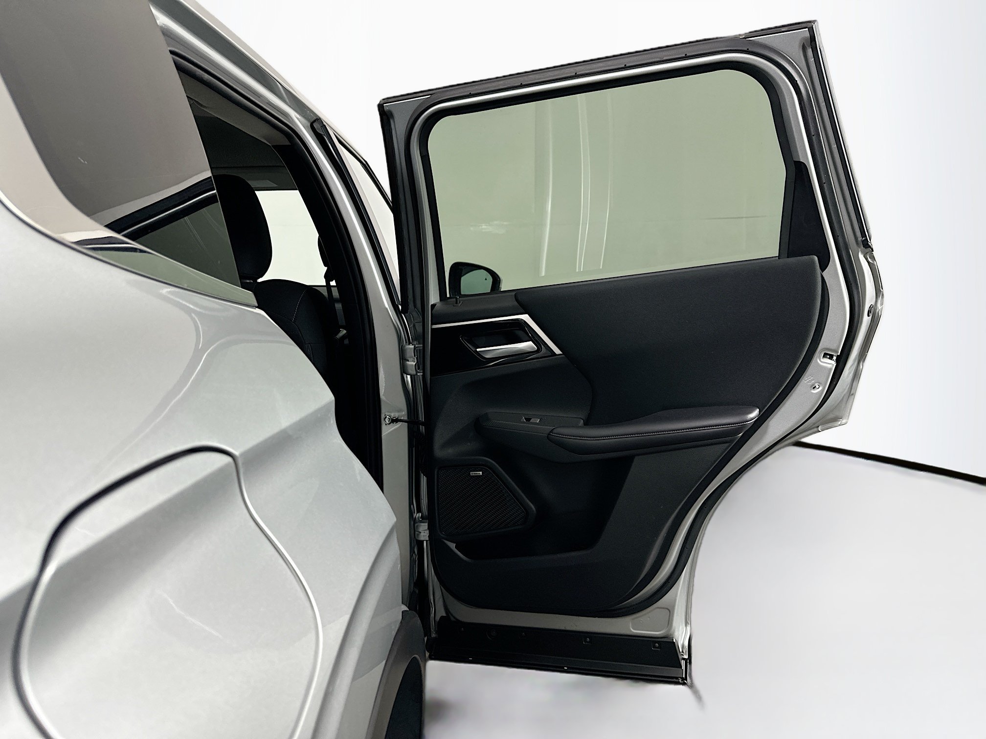 Used 2025 Mitsubishi Outlander ES FWD image 30