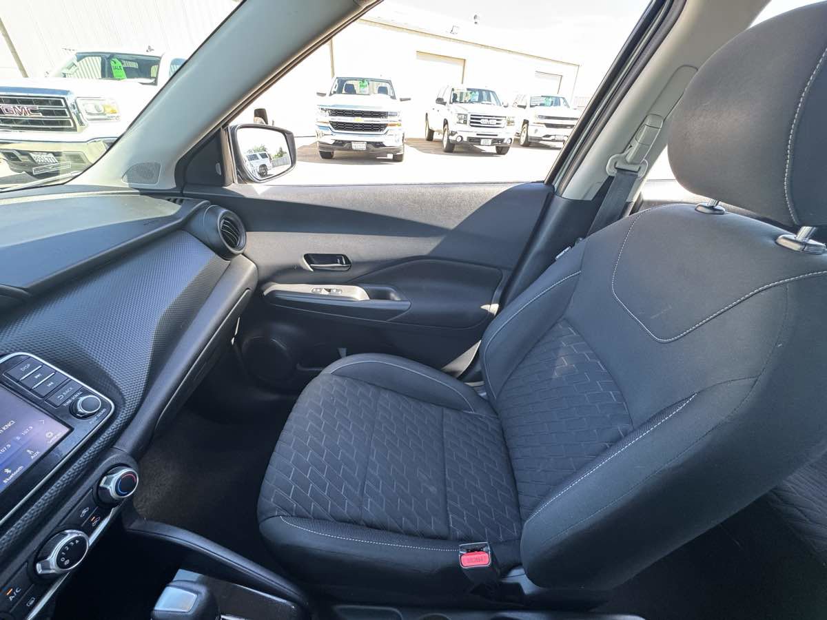 Used 2021 Nissan Kicks S FWD image 32