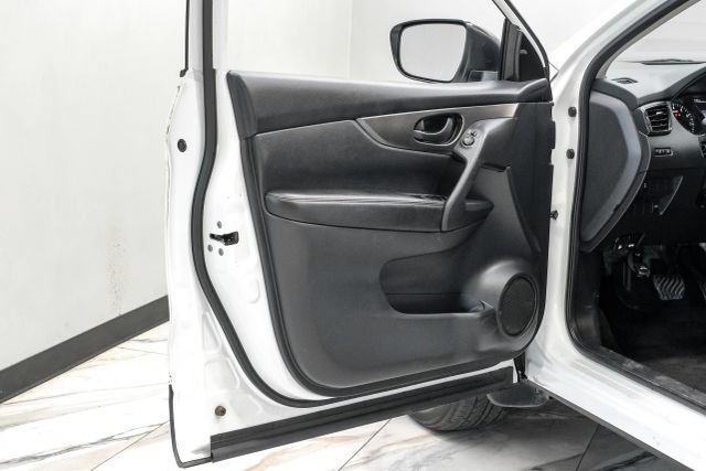 Used 2018 Nissan Rogue Sport S w/ S Appearance Package FWD image 46