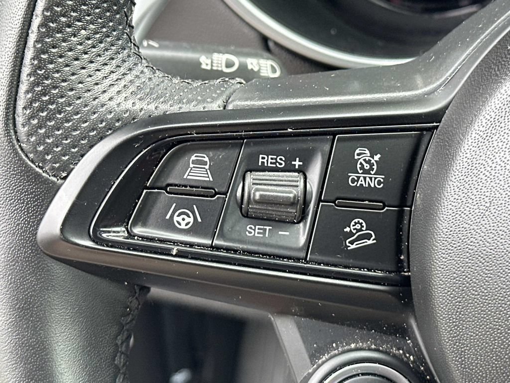Used 2025 Alfa Romeo Stelvio Sprint w/ Veloce Package AWD/4WD image 30