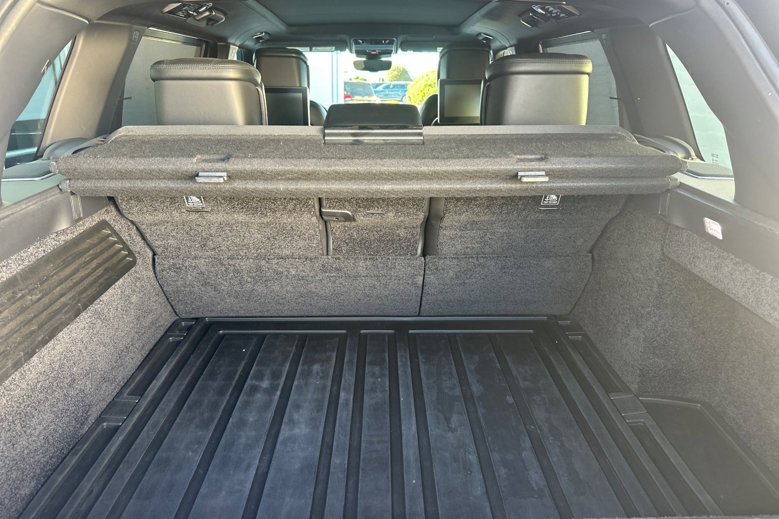 Used 2019 Land Rover Range Rover Long Wheelbase Autobiography image 14