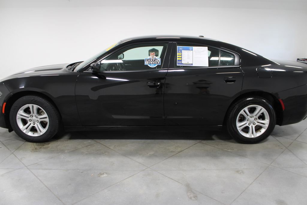 Used 2022 Dodge Charger SXT RWD image 5