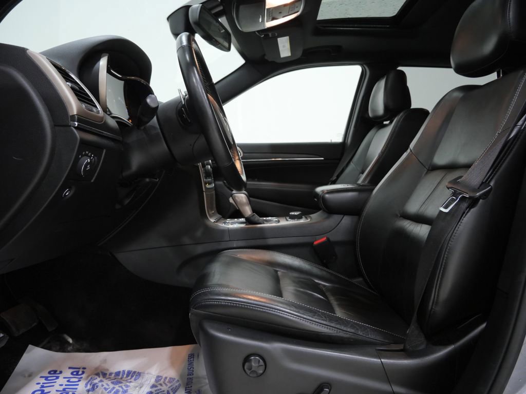 Used 2016 Jeep Grand Cherokee Limited AWD/4WD image 13