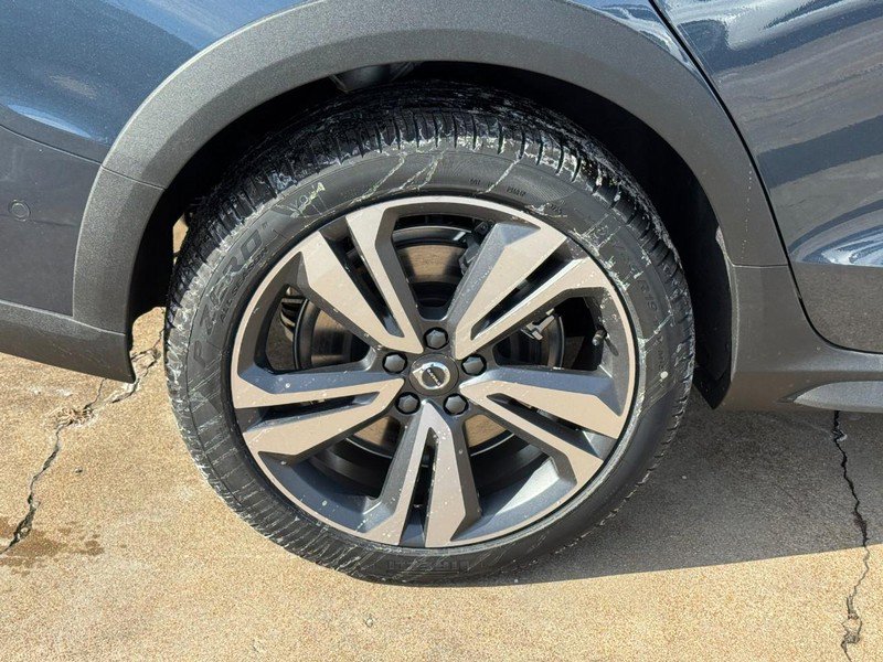 New 2026 Volvo V60 B5 Cross Country Plus w/ Climate Package image 4