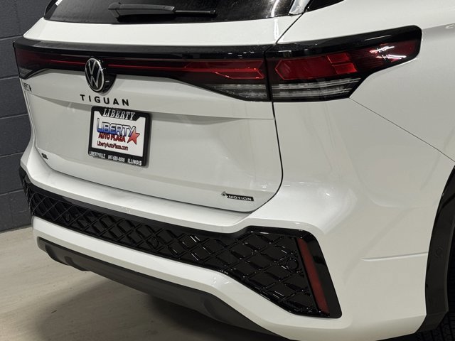 New 2026 Volkswagen Tiguan SE R-Line image 13