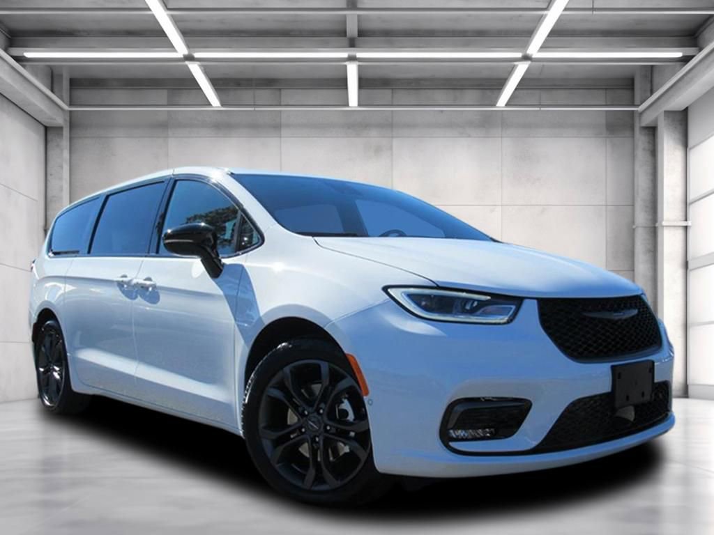 New 2026 Chrysler Pacifica Select FWD image 1