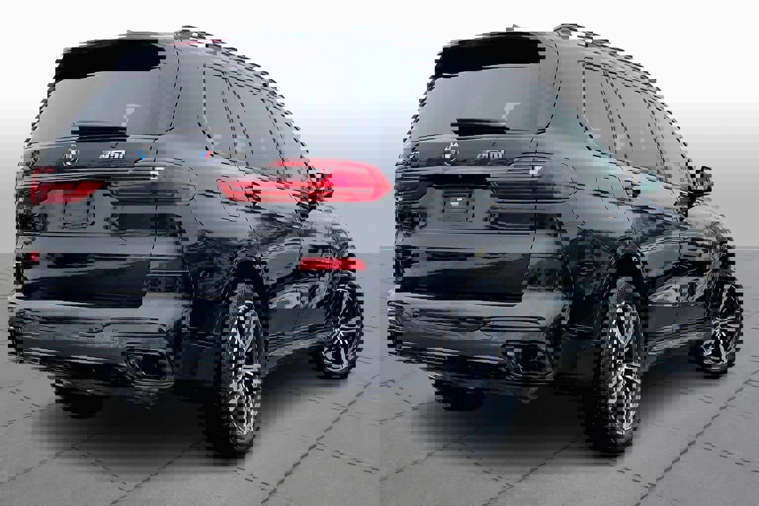 Used 2022 BMW X7 M50i image 12