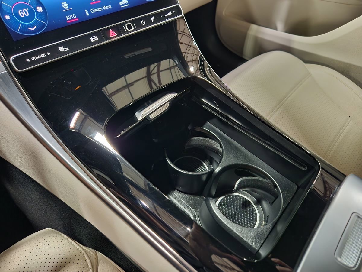 Used 2024 Mercedes-Benz GLC 300 image 37