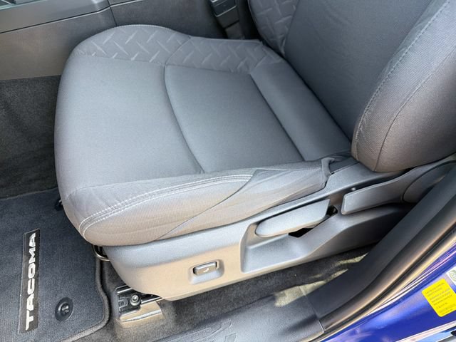 Used 2025 Toyota Tacoma SR5 AWD/4WD image 20