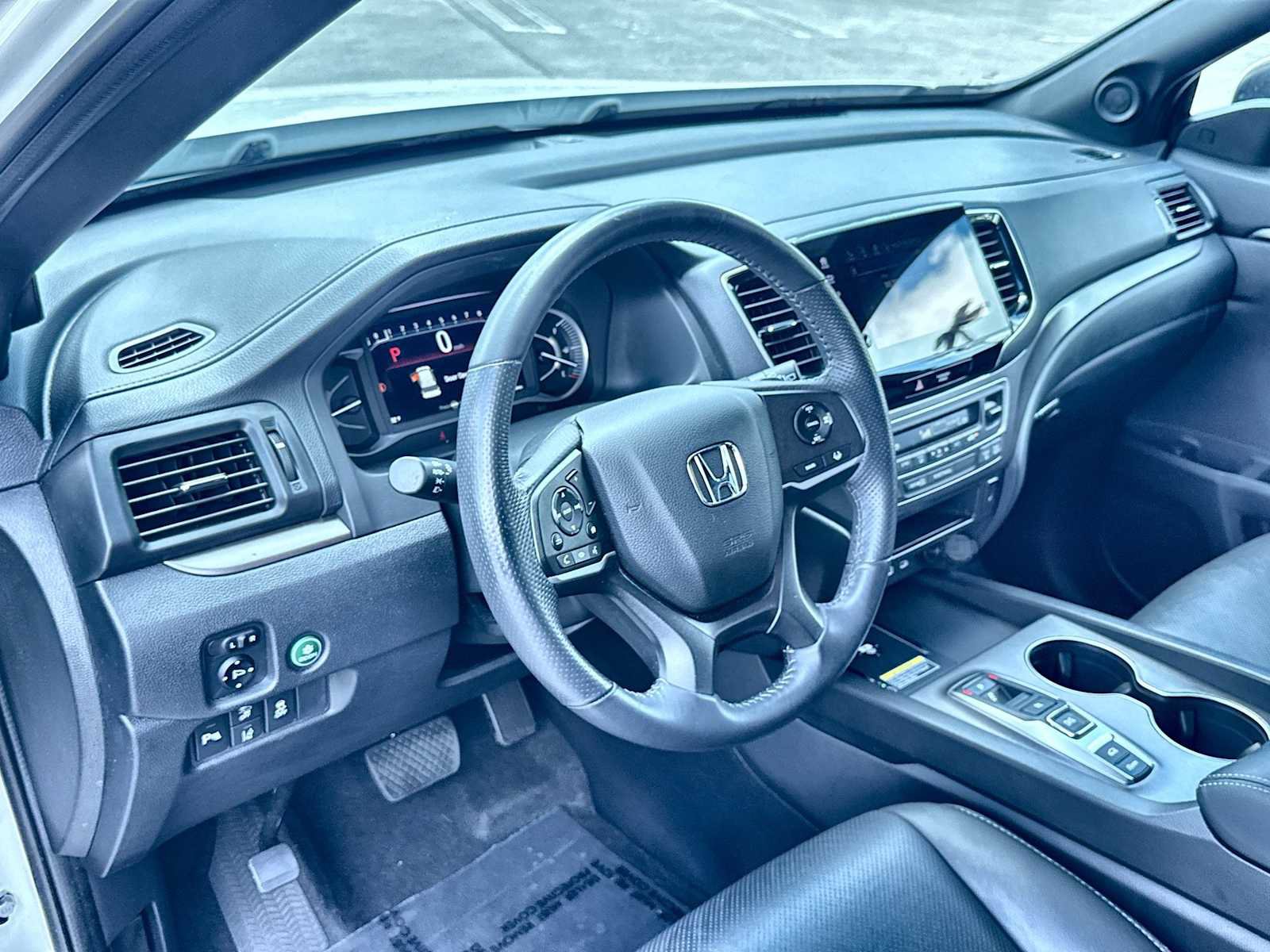 Used 2025 Honda Passport EX-L image 13