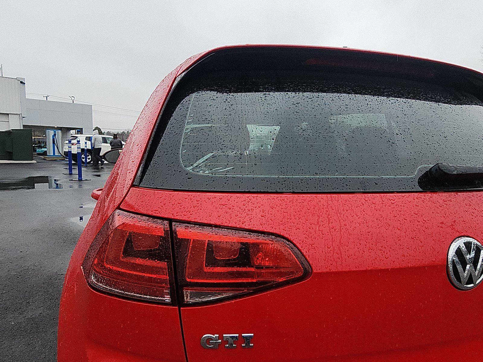 Used 2015 Volkswagen GTI SE w/ Lighting Package (SEL) image 10