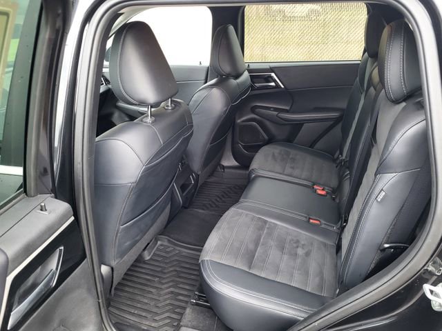 Used 2024 Mitsubishi Outlander SE image 14